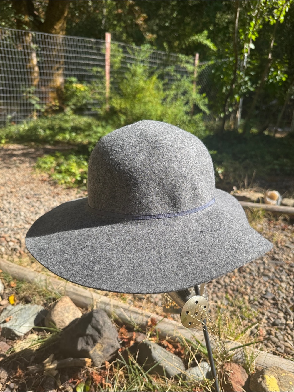 100% wool Nine West floppy hat - Picture 3 of 5